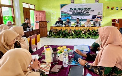 MTsN 10 Kuningan Gelar Workshop Persiapan Implementasi Kurikulum Tahun Pelajaran 2026/2027