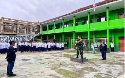 Danramil 1510 Cilimus Beri Pembinaan Karakter di MTsN 10 Kuningan