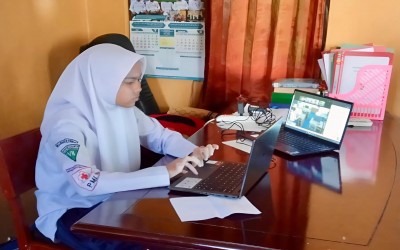 Aisyah Nur Syakirah Lolos Final MOSAIC Jawa Barat, Harumkan Nama MTsN 10 Kuningan