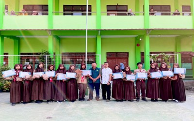 MTsN 10 Kuningan Umumkan Siswa Berprestasi pada Penyerahan Rapor Kelas VII dan VIII